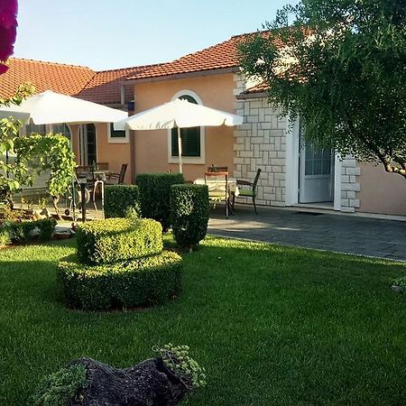 Apartments Lupus Vodice Esterno foto