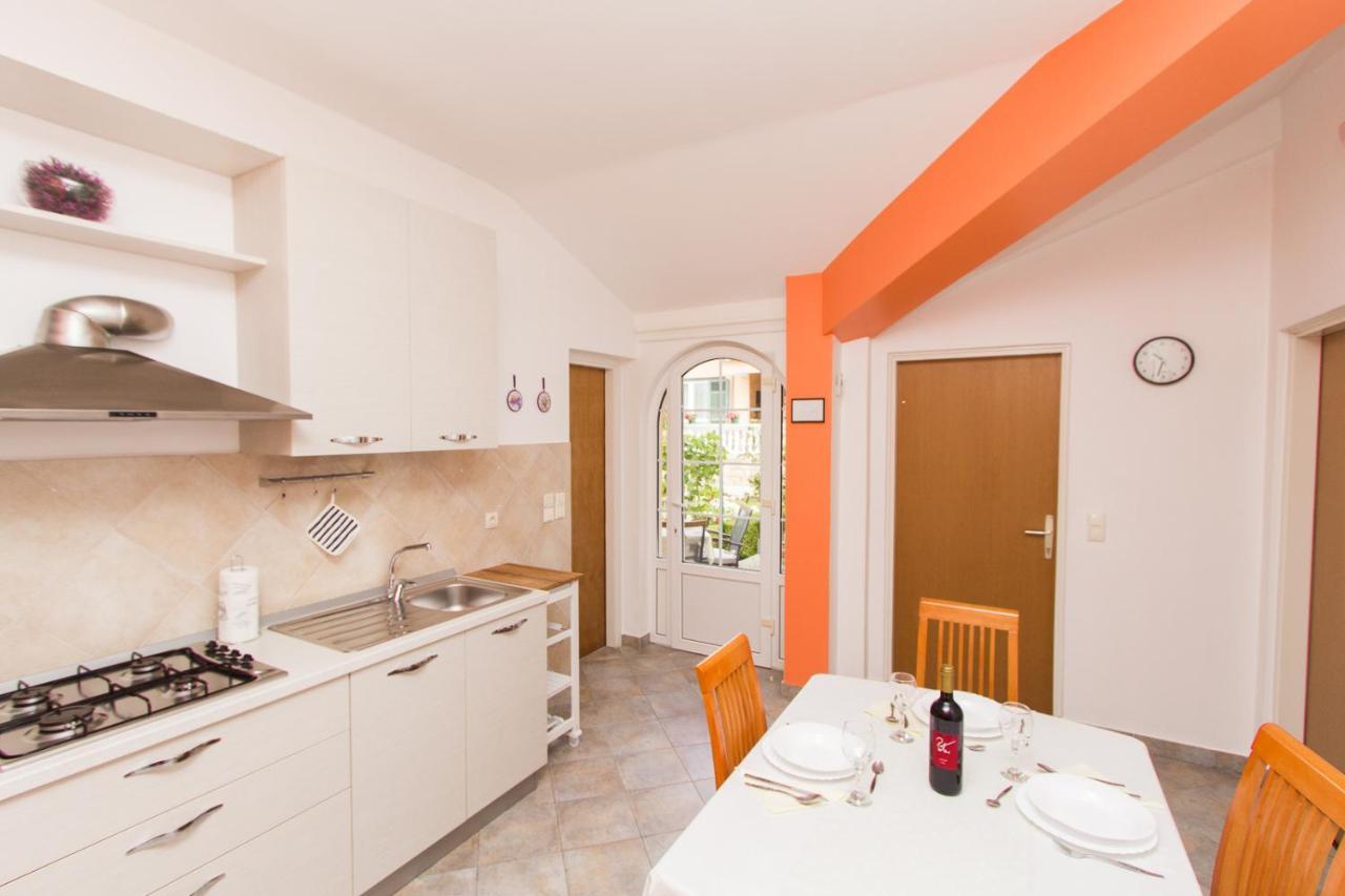 Apartments Lupus Vodice Esterno foto