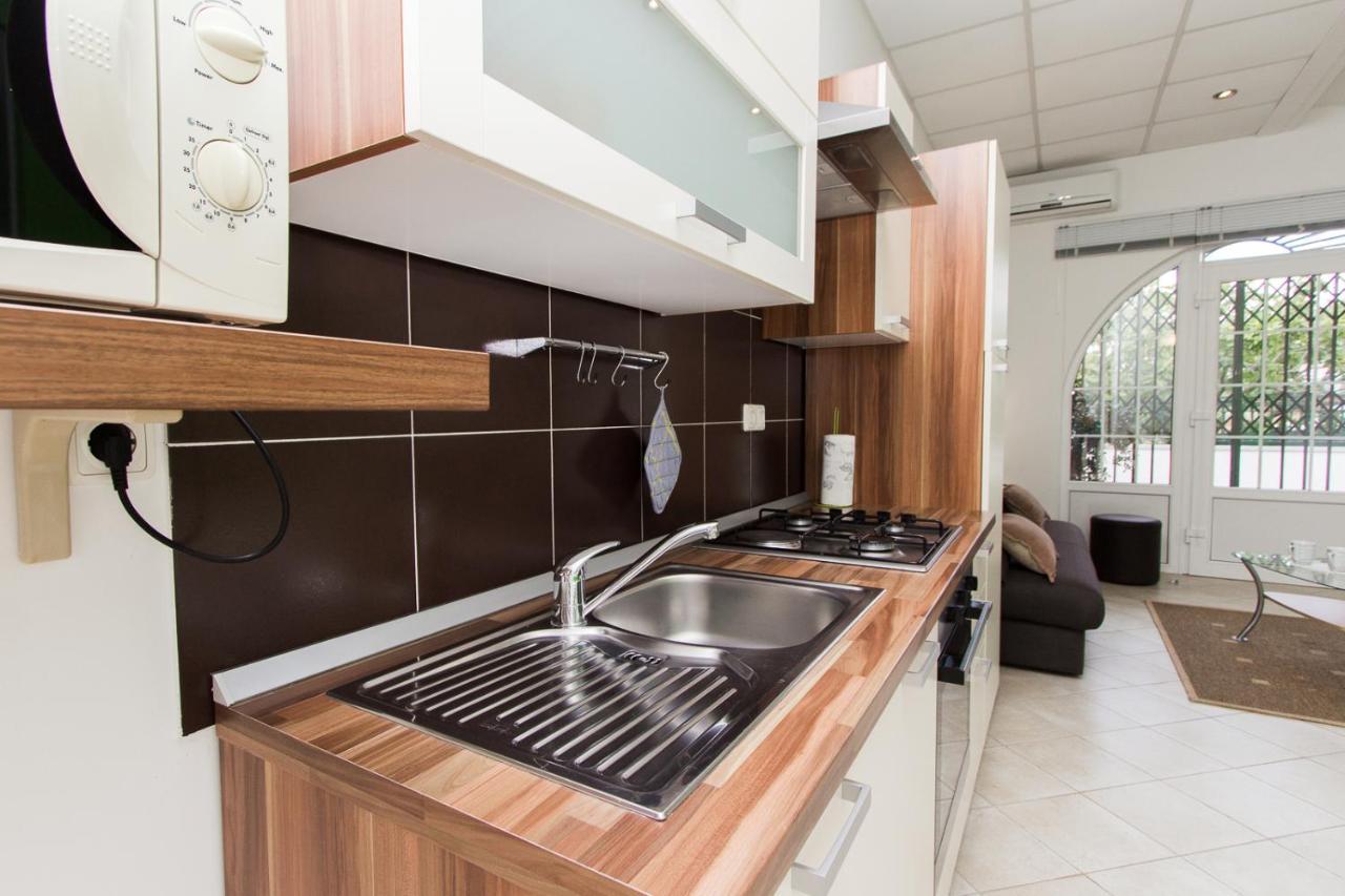 Apartments Lupus Vodice Esterno foto