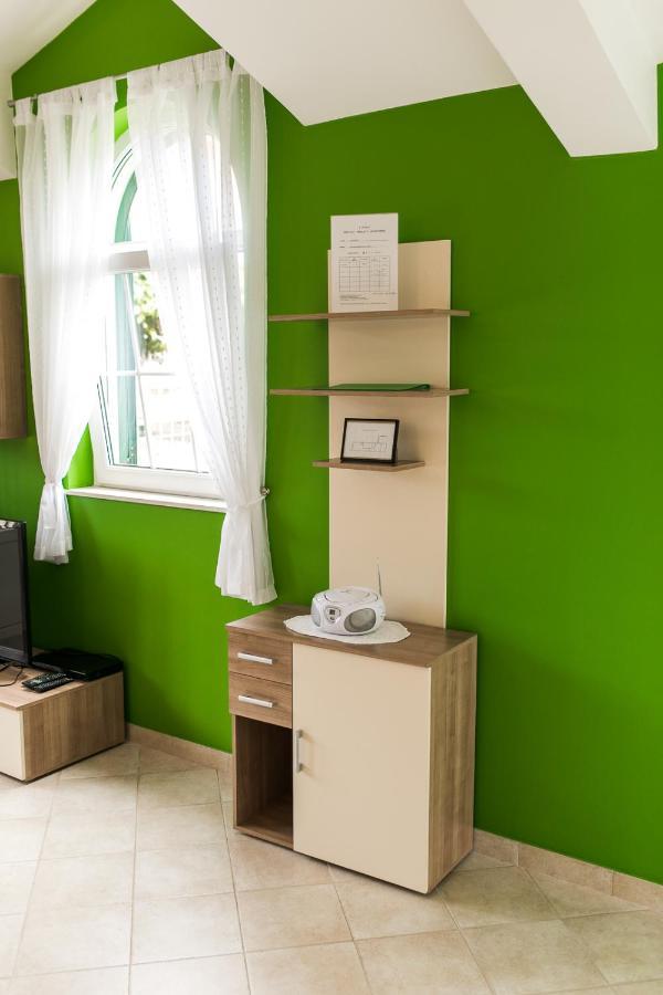 Apartments Lupus Vodice Esterno foto