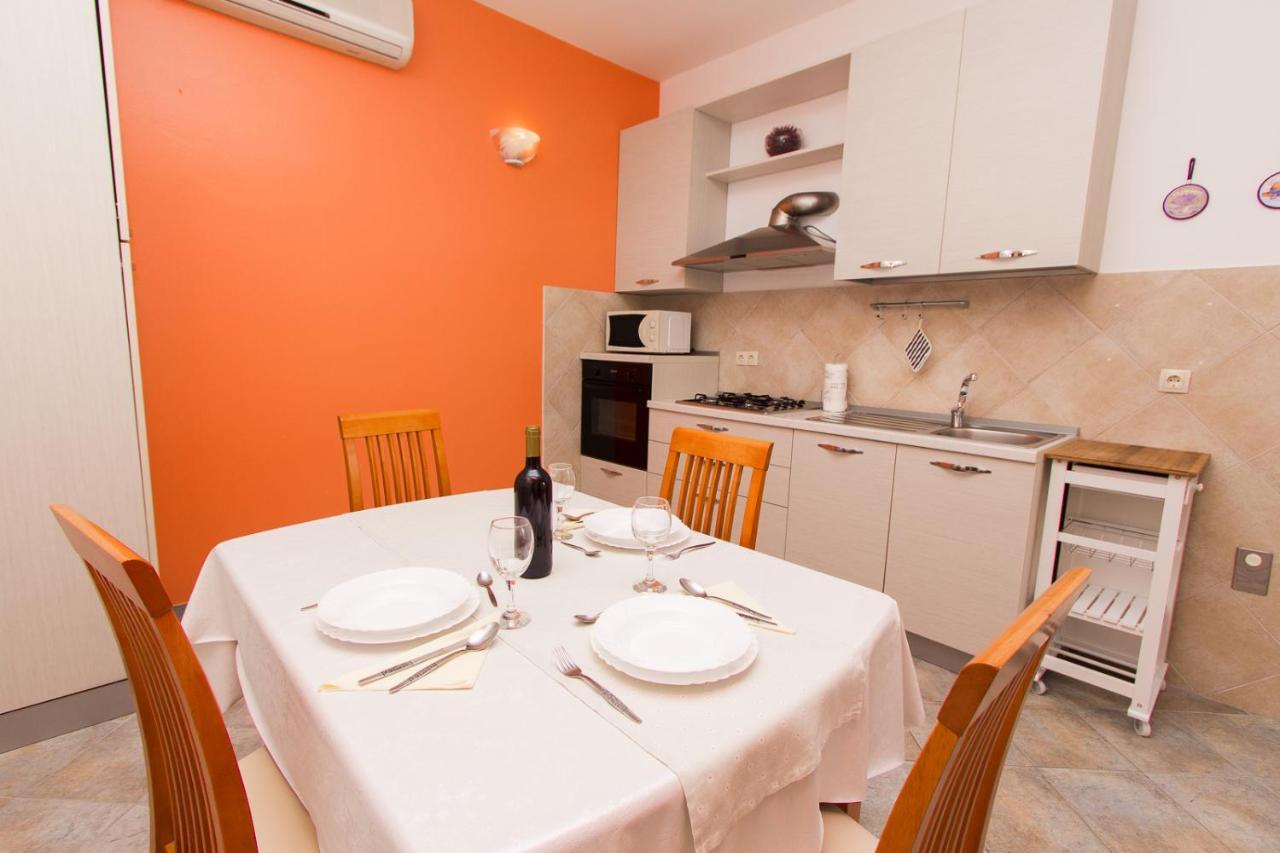 Apartments Lupus Vodice Esterno foto