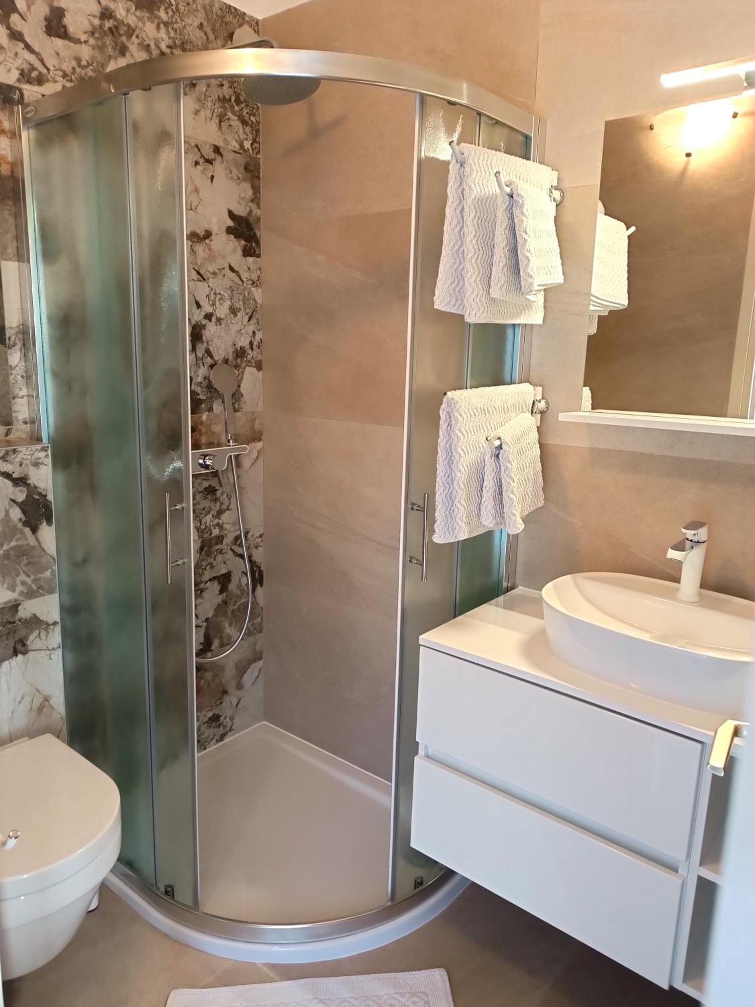 Apartments Lupus Vodice Esterno foto