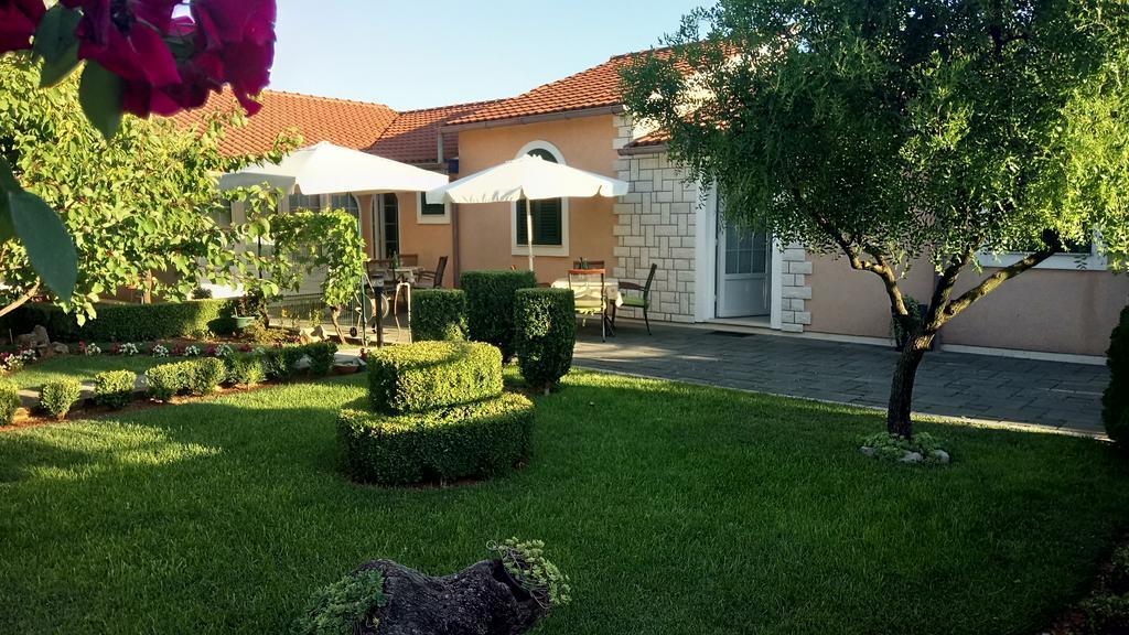 Apartments Lupus Vodice Esterno foto